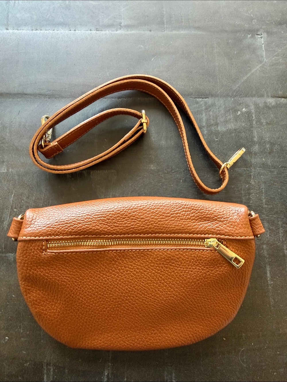 NWT Italian Leather Crossbody / Fanny Pack - Picture 4 of 4